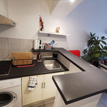 Studio Et Stationnement Offert Centre Hyeres Ngoại thất bức ảnh