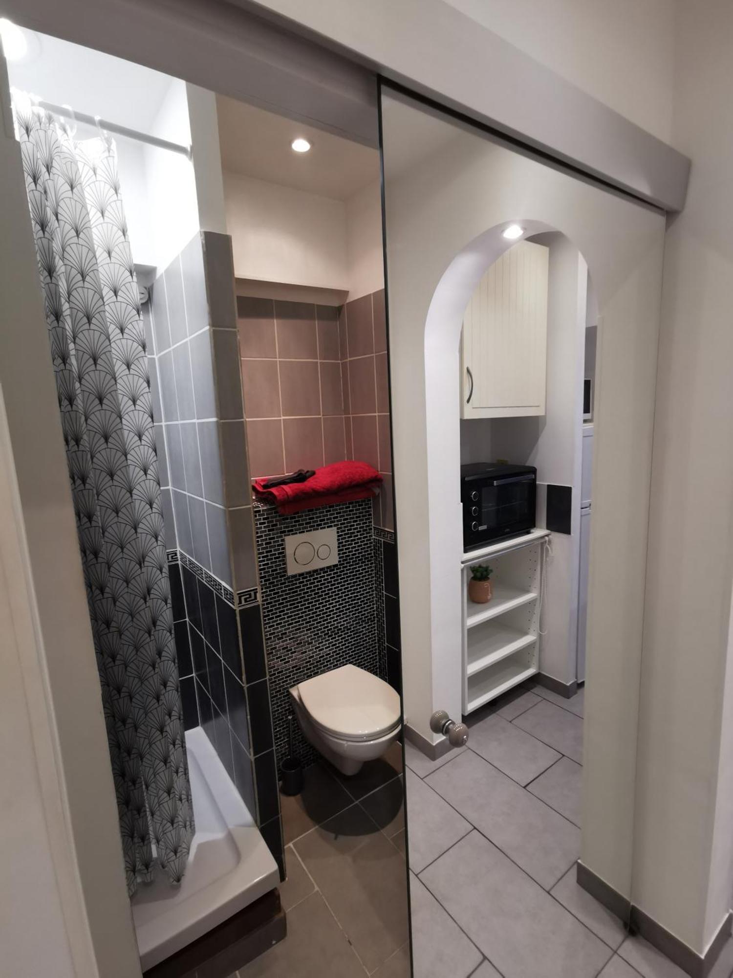 Studio Et Stationnement Offert Centre Hyeres Ngoại thất bức ảnh